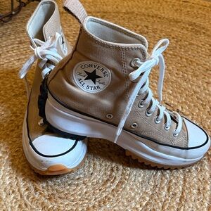Converse All Star High-Tops in Beige and White